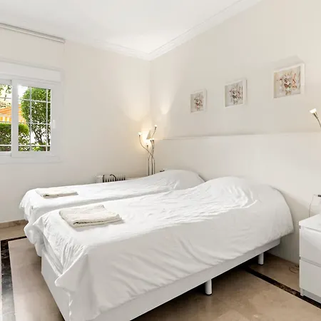 Puerto Banus Beachfront Lejlighed Marbella