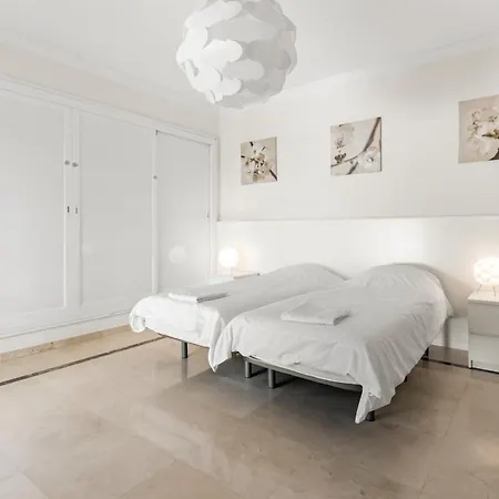 Puerto Banus Beachfront Lejlighed